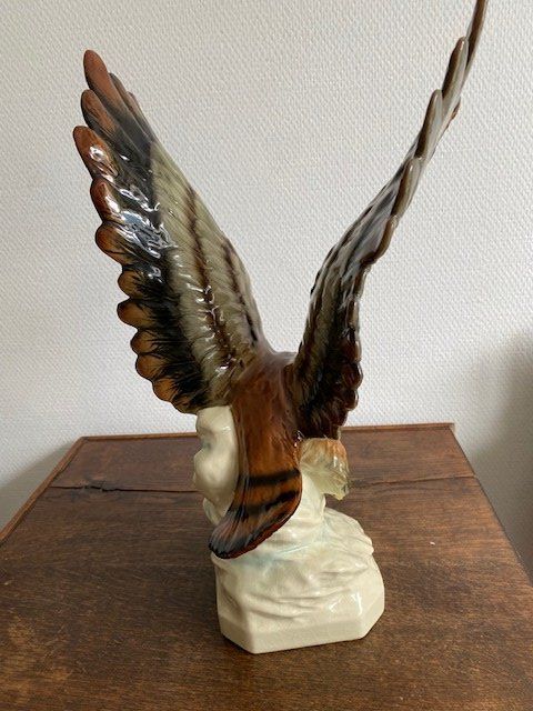 Skulpturen & Statuen: PORZELLAN  ADLER – Gebraucht aus Chur von silbermon 3