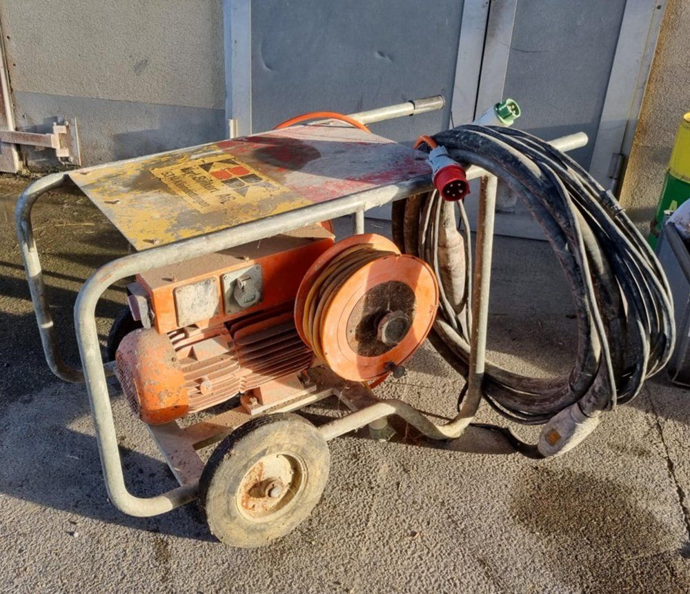 Tutte le macchine: Beton Vibrator – Usato da Besenbüren venduto da StellavomTinkerhof 5