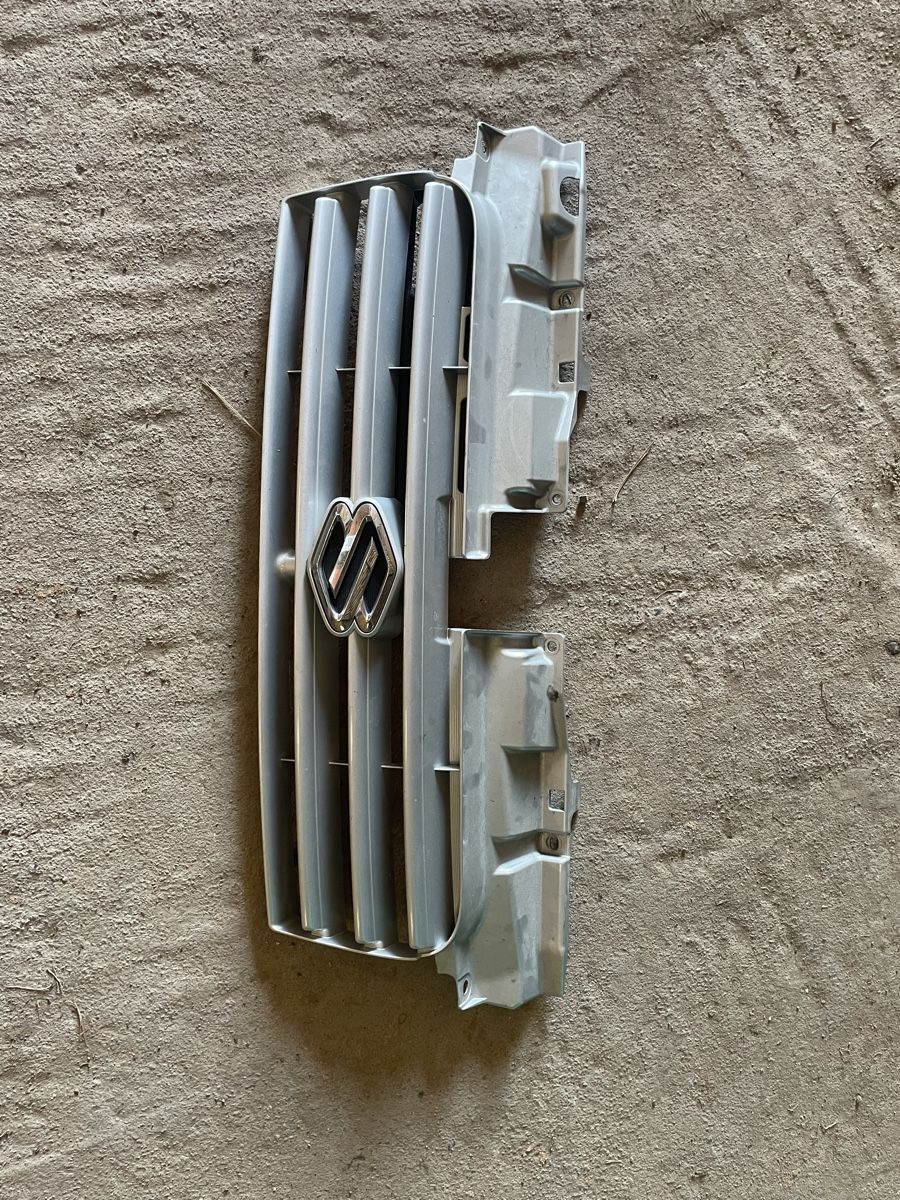 Suzuki Tutti pezzi di ricambio auto: Suzuki Ignis Sport Kühlergrill – Usato da Sax venduto da 17u_lq8l