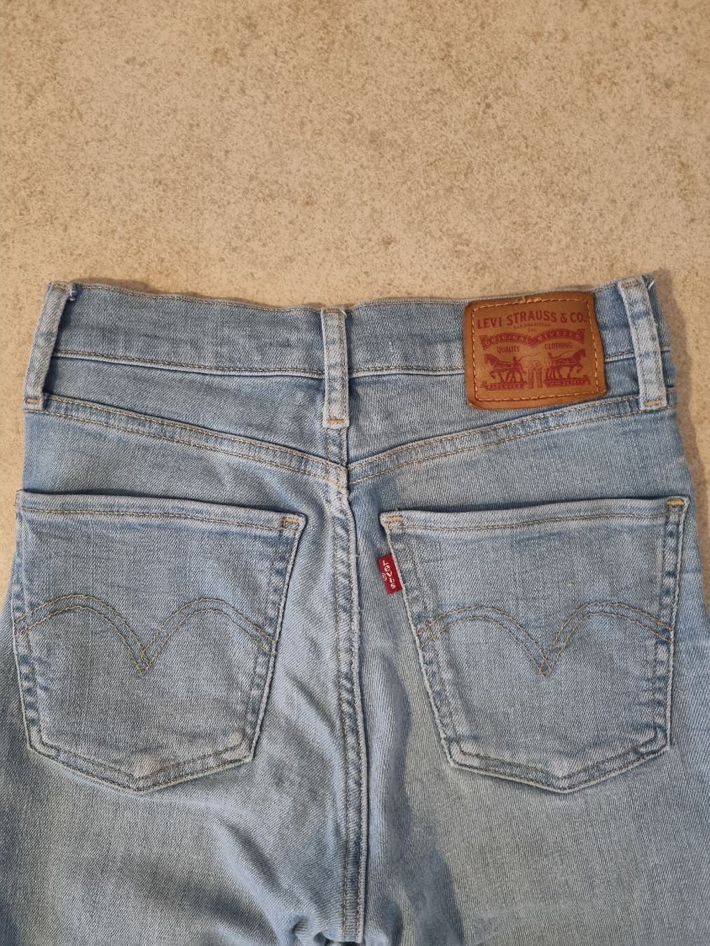 Levi's Jeans: Levis Jeans, Top Zustand, Gr. 26, hellblau – Usato da Möriken AG venduto da mohnsame2 2