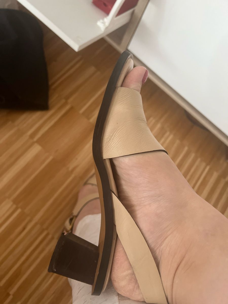 Massimo Dutti Scarpe da donna: Massimo Dutti Beige Leather Heel Sandals Size 38 – Usato da Aarau venduto da mic_5bxt 1