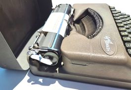 Vintage Schreibmaschine HERMES Baby – Schweizer Klassiker