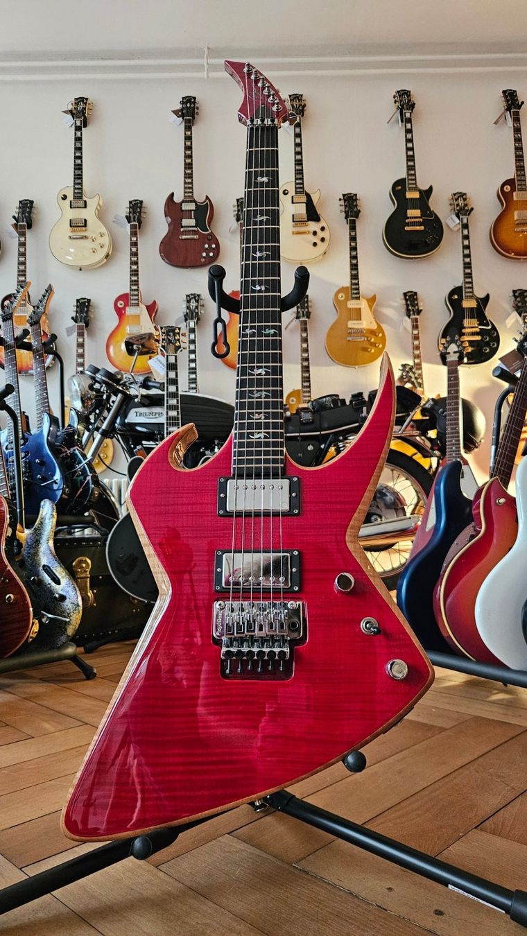 Strumenti musicali: Bernie Rico Jr Hyde Deluxe – Usato da pieterlen venduto da AntonelloGuitars