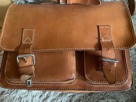 Ledertasche braun mit Schulterriemen