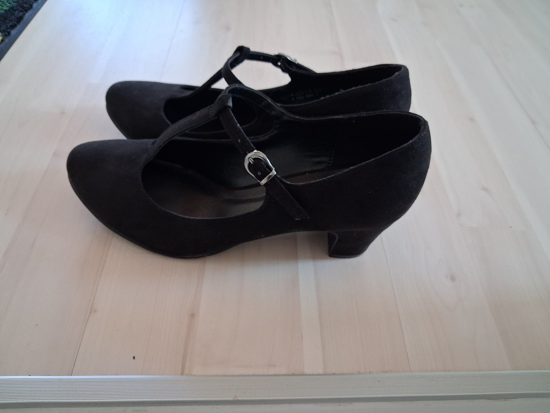 Graceland Chaussures femmes: SPANGEN PUMPS SCHWARZ 37 – Neuf (Voir description) à langnau par Santos1411
