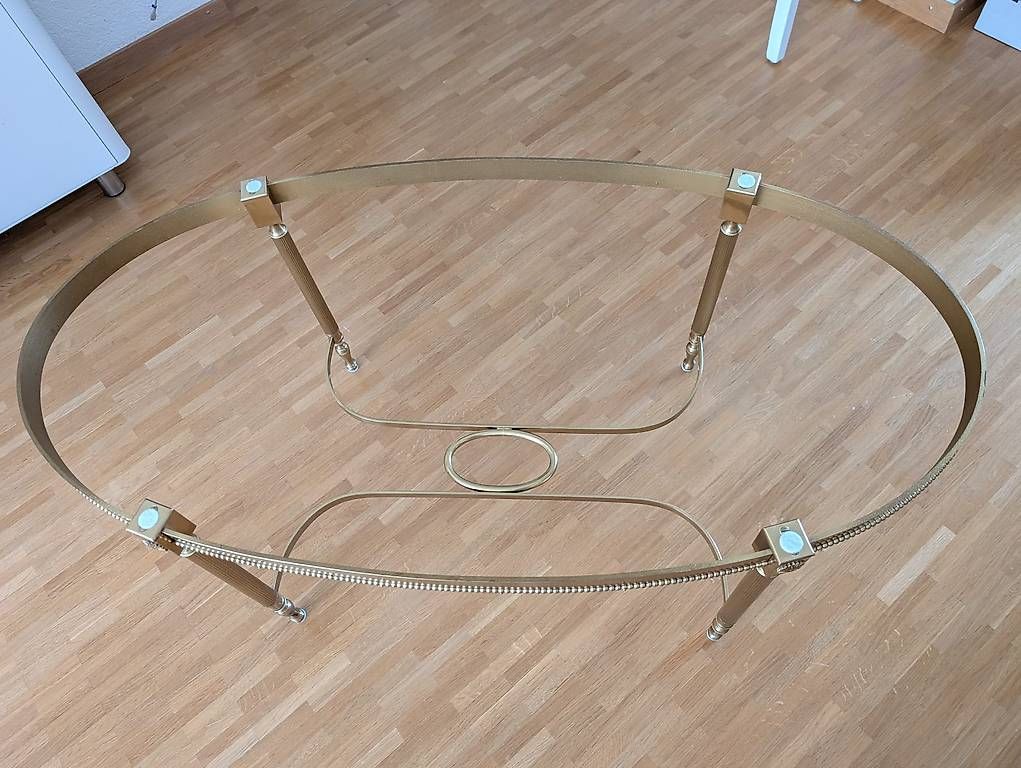 Tables: Couchtisch oval, Tavolo, Table basse – D'occasion à Bern par Smash428 1