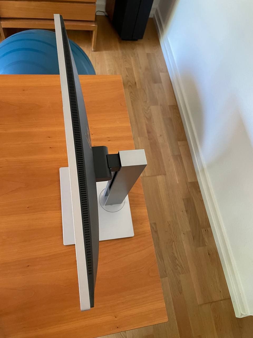 Hewlett Packard Ecrans: Hp E223 21.5 monitor – D'occasion à Zürich par Miko49 2