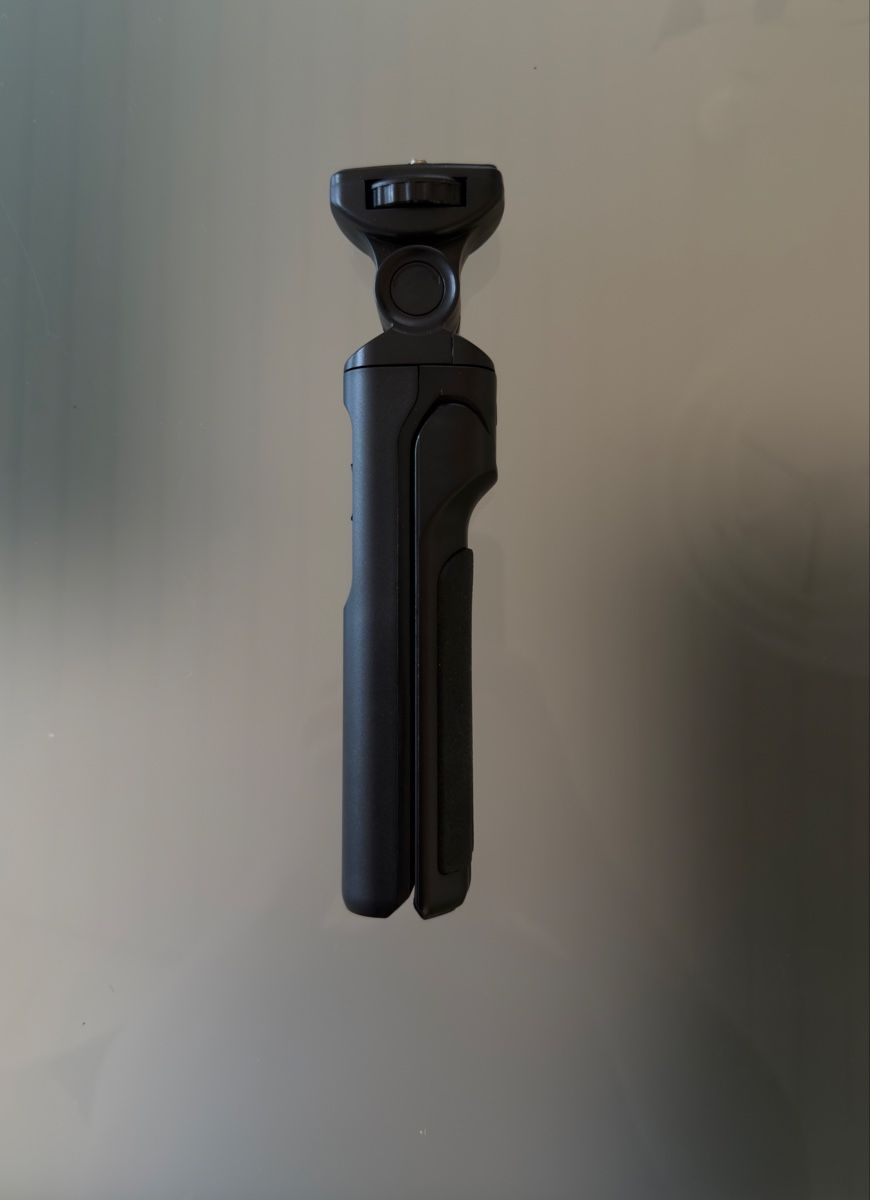 Treppiedi & Teste: JJC Bluetooth Shooting Grip & Mini-Stativ für Kamera – Nuovo (secondo la descrizione) da Corgémont venduto da timhari 2