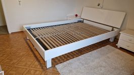Bettgestell weiss mit Lattenrost Grösse 140x200 cm