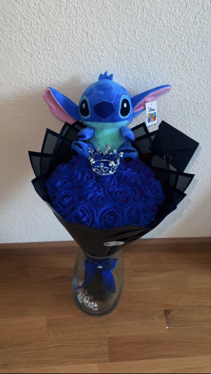 Tutte le decorazioni: Süsses Stitch Rosen Bouquet mit Krone  – Nuovo e nell'imballaggio originale da Rheinfelden venduto da SilviaDobreva 1