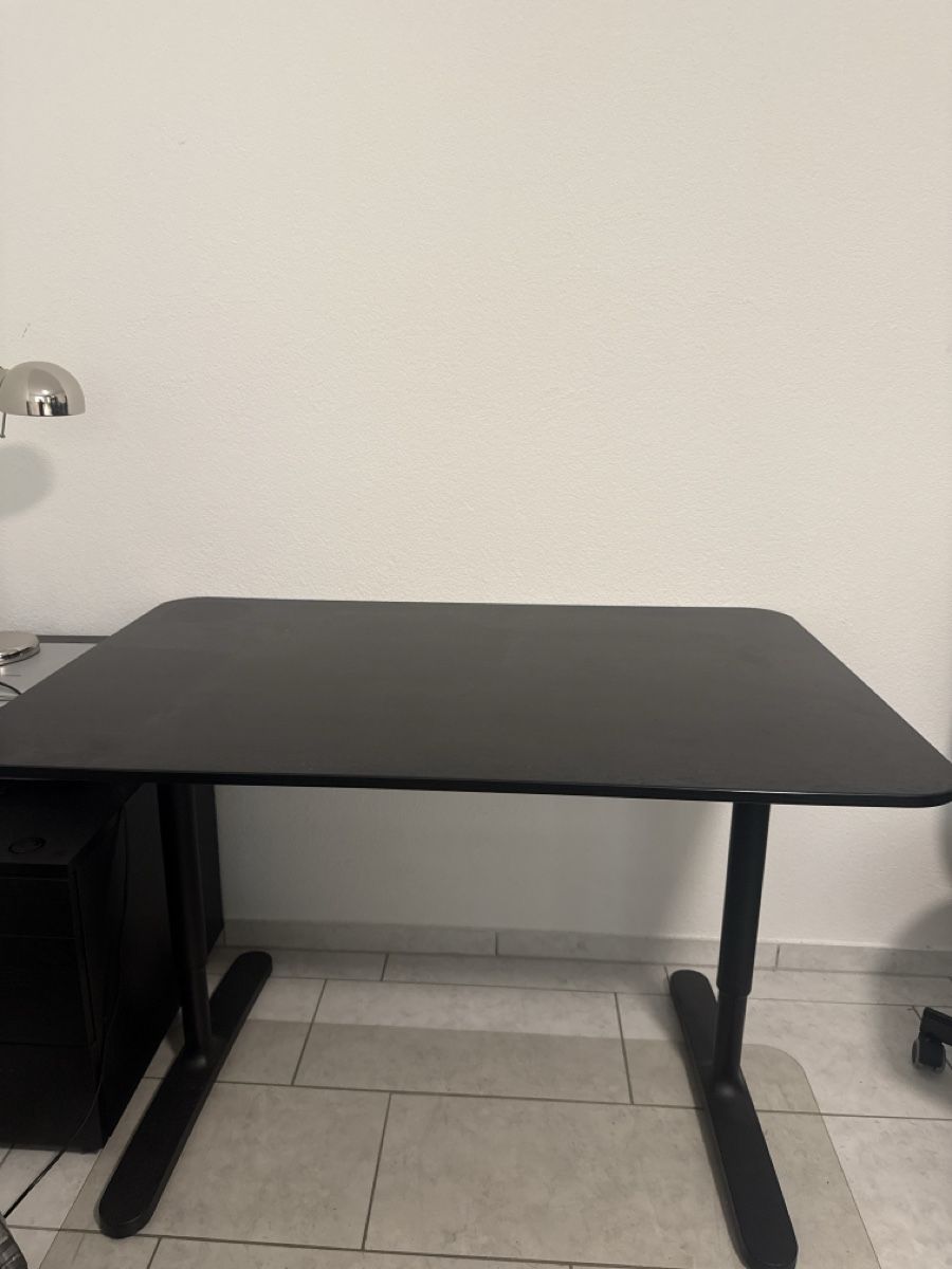 Schreibtische: Schreibtisch schwarz Ikea – Gebraucht aus Kleindöttingen von has_9wq5