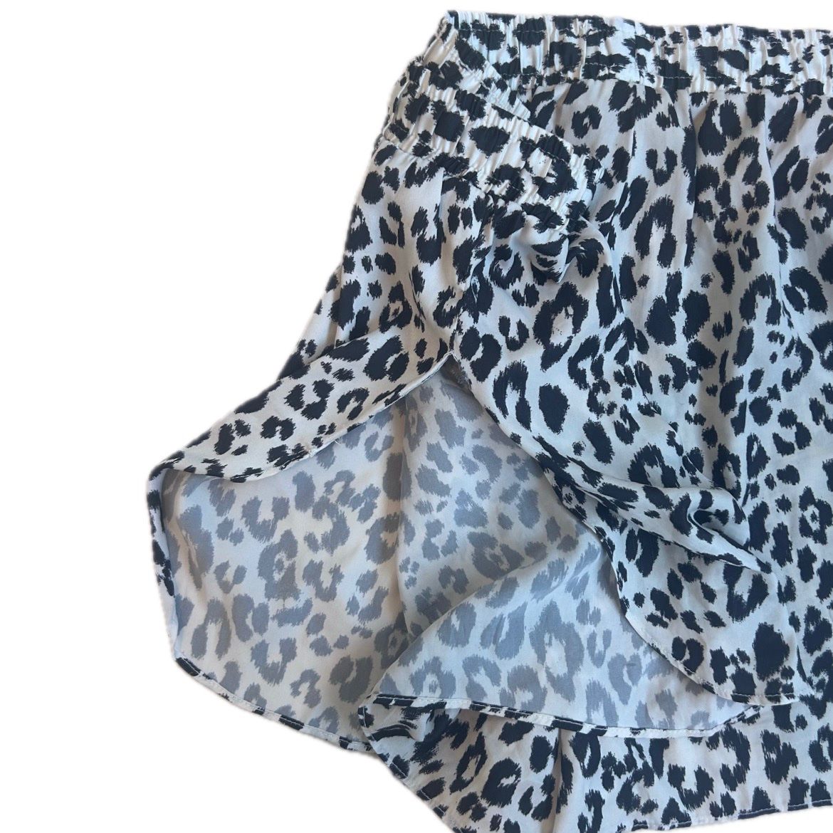 H&M Hosen: H&M Shorts with Leopard Print – Gebraucht aus St. Gallen von look-twice 3