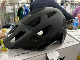 Velohelm uvex react black matt 