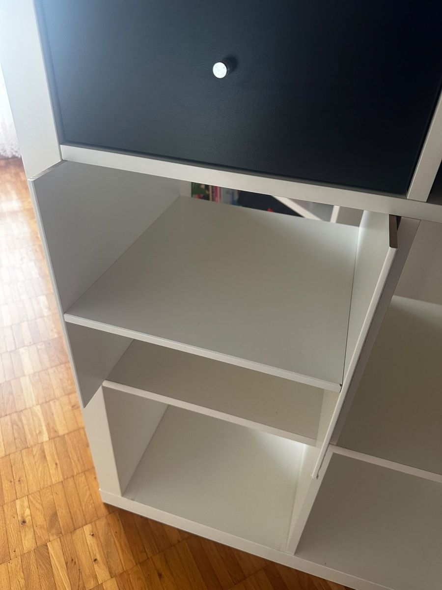 Ikea Étagères: IKEA Kallax 2x4 weiss alte Version  – D'occasion à Dietlikon par ciganolimao 2