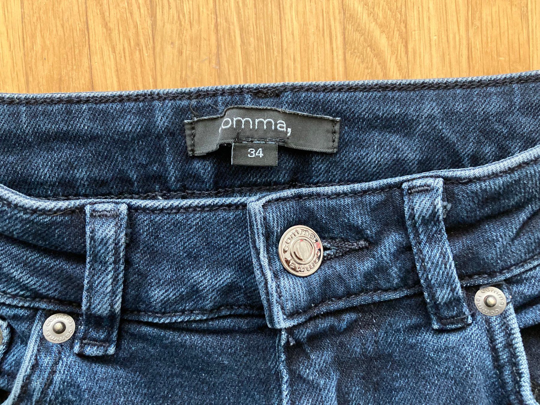 Comma Jeans: Stylische Comma Jeans - Gr. 34 – Nuovo (secondo la descrizione) da Basel venduto da Nofretete39 2