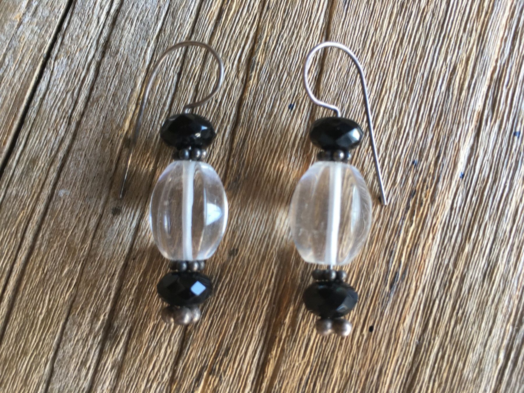 Ohrringe & -stecker: OHRHÄNGER 1 PAAR  BERGKRISTALL / ONIX / SILBER – Neu und originalverpackt aus Aesch ZH von LiquidAktion