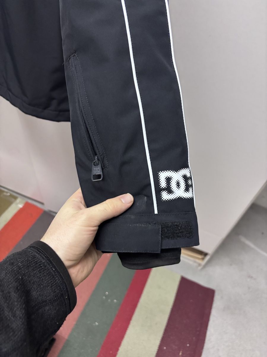 DC shoes Jacken: DC Snowboard Jacke – Gebraucht aus Oberkirch LU von mri_8qpz 2