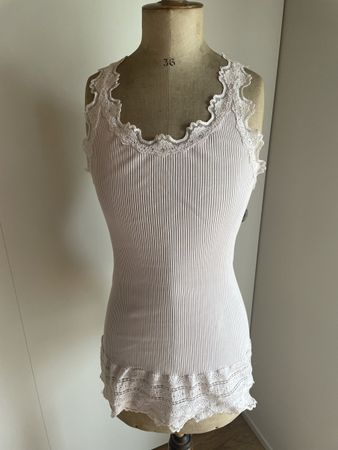 Rosemunde Top mit Spitze, hellrosa, Gr. 40, neuwertig!