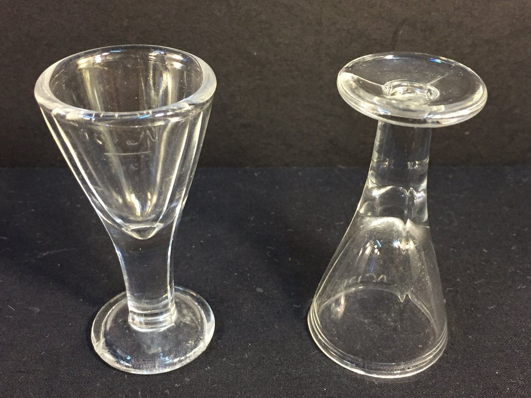 Bicchieri: Vintage 2 Pressed Schnaps/Likörgläser – Usato da Schaffhausen venduto da vintageville 5