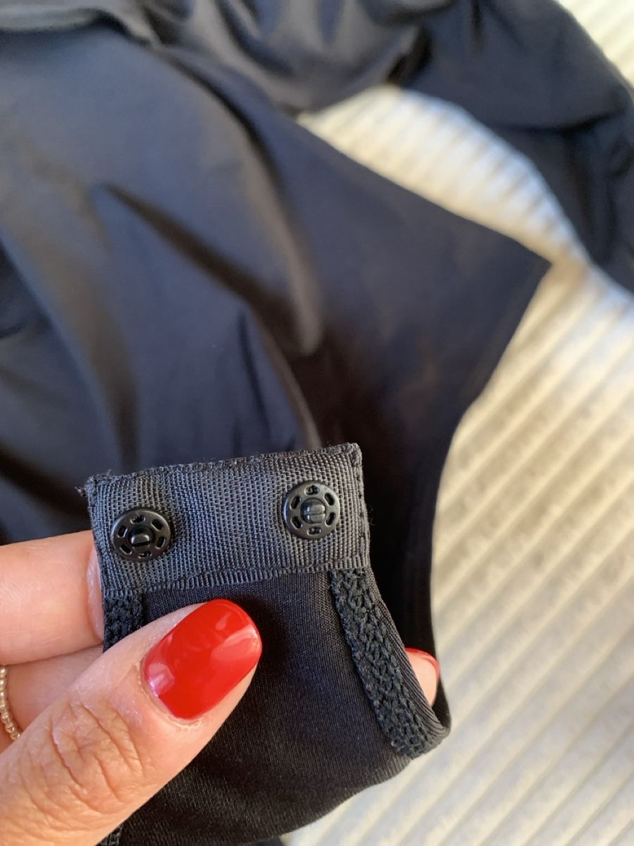 H&M Top: Body noir H&M – Usato da Prangins venduto da val_2c72 2