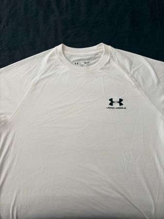 Under Armour HeatGear T-Shirt weiss Grösse S neuwertig