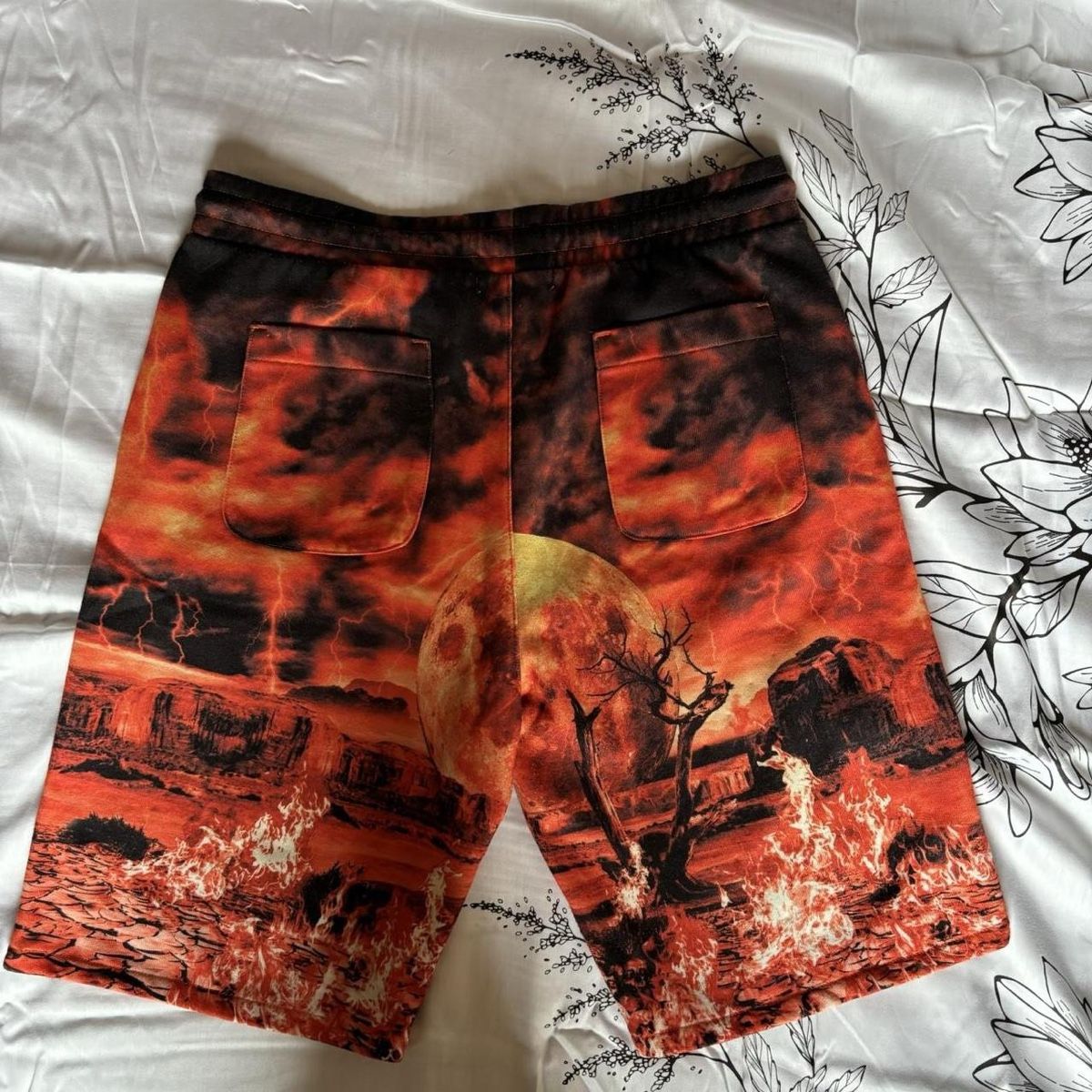 Bershka Pantaloni: Billie eilish Hose x Bershka  – Nuovo (secondo la descrizione) da Grellingen venduto da chiara_0106s 1