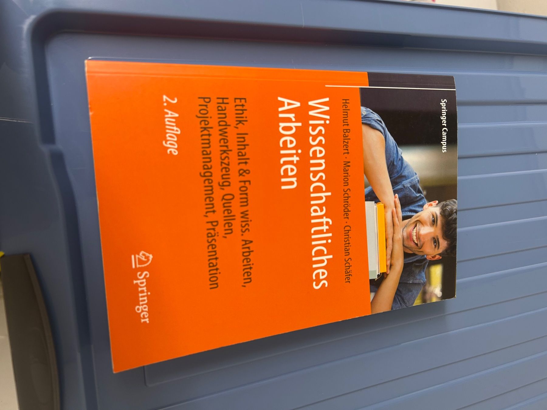 Livres: Buch – D'occasion à Zürich par Valentinastoira1