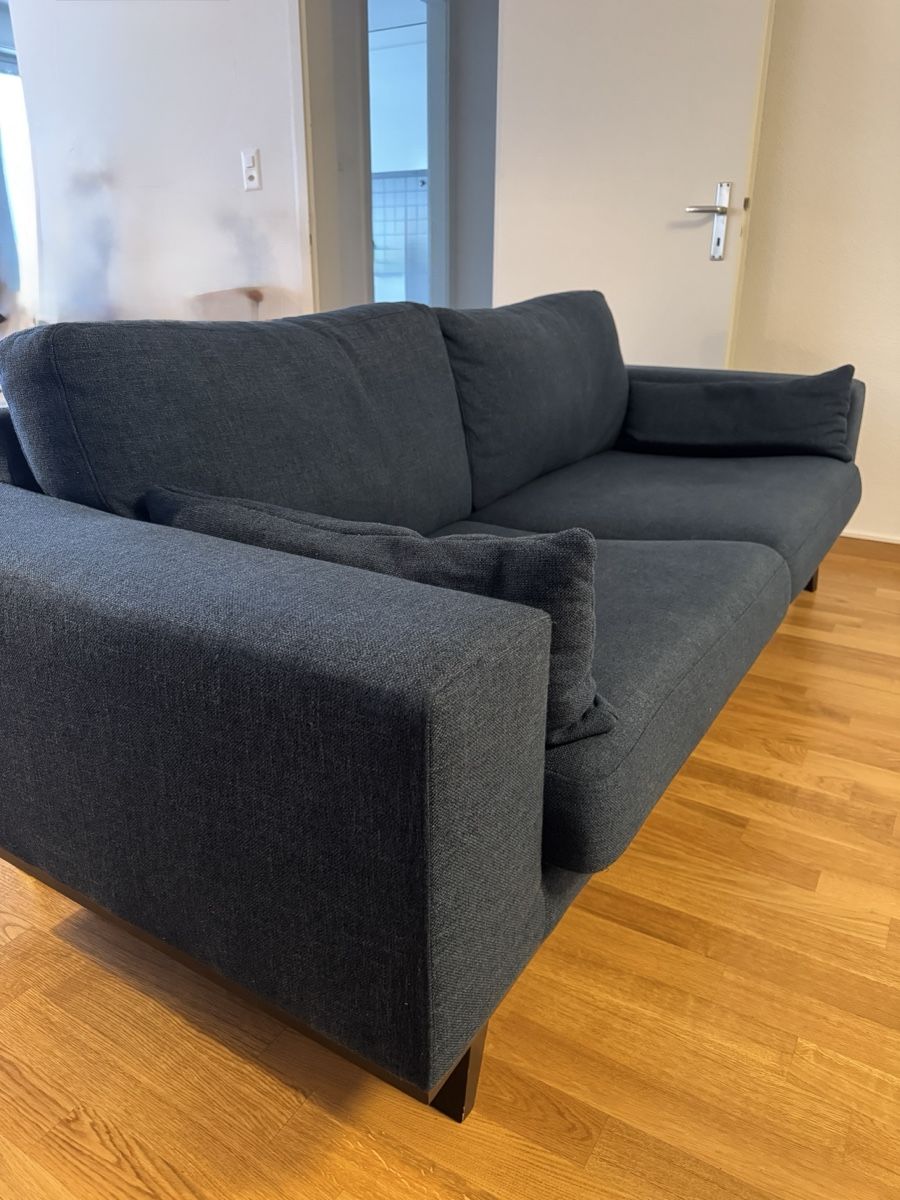 Micasa Divani: 2x Sofas Couch im Set Stoffsofa dunkelblau & hellblau – Usato da Gelterkinden venduto da murattibox 4