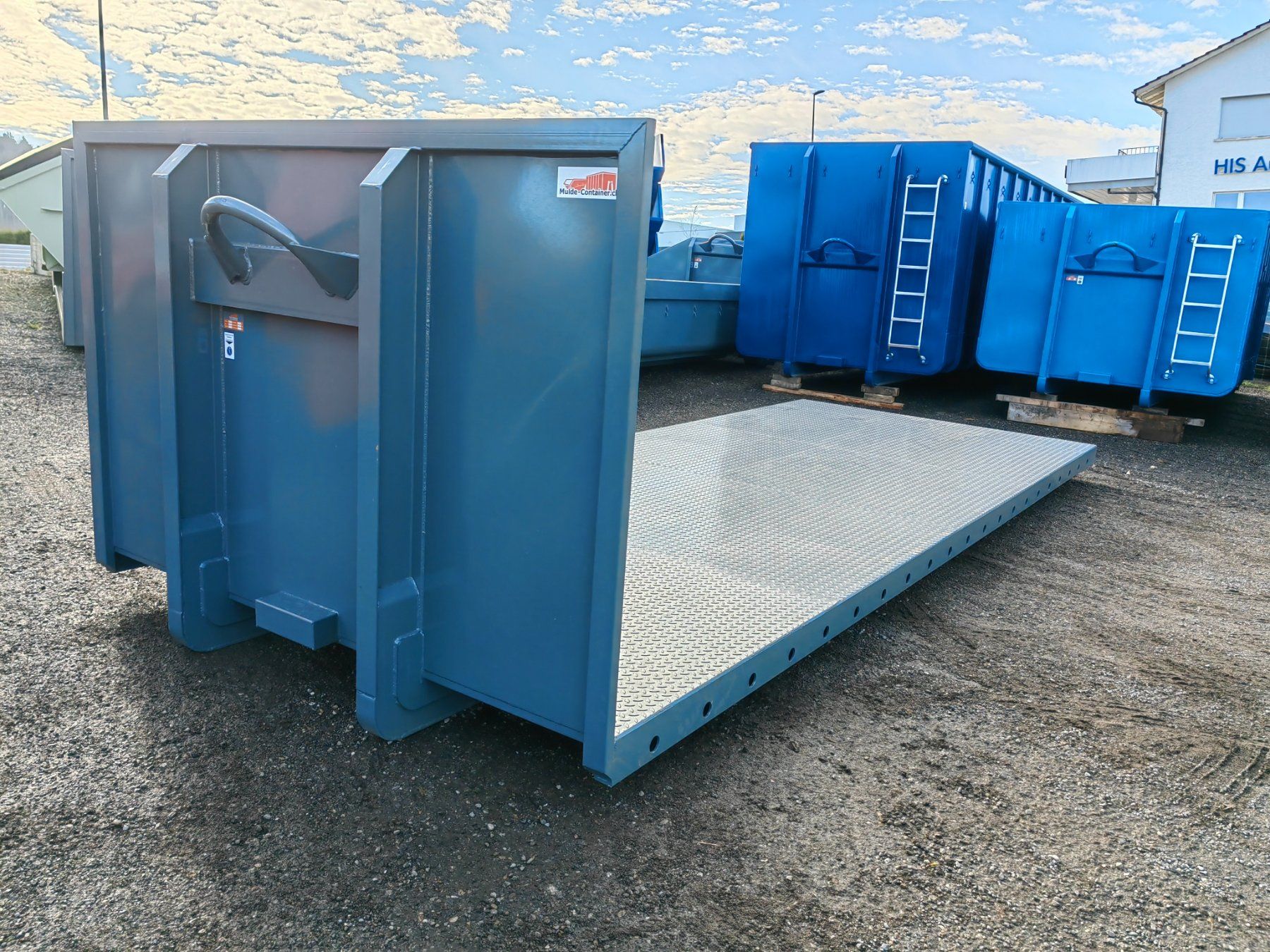 Eléments de bureau: Abrollplattform 7500 mm Länge – Neuf avec emballage d'origine à Tägerschen par Mulde-Container