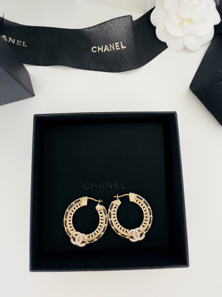 Chanel Ohrringe & -stecker: Chanel Ohrringe/Creolen Original 100% – Neu (gemäss Beschreibung) aus Zürich von VicParis5 1