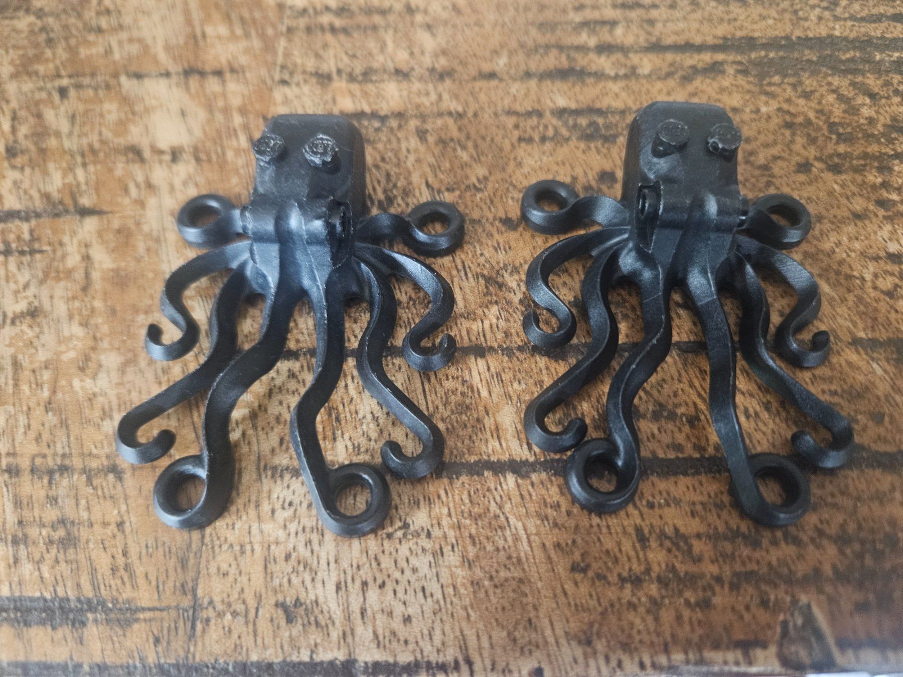 Lego Kit di costruzioni: lego lot de  2 Black Octopus 6086 – Usato da Confignon venduto da Ecrofigs
