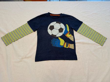 Langarmshirt von mini Boden Gr. 122 mit Fussball