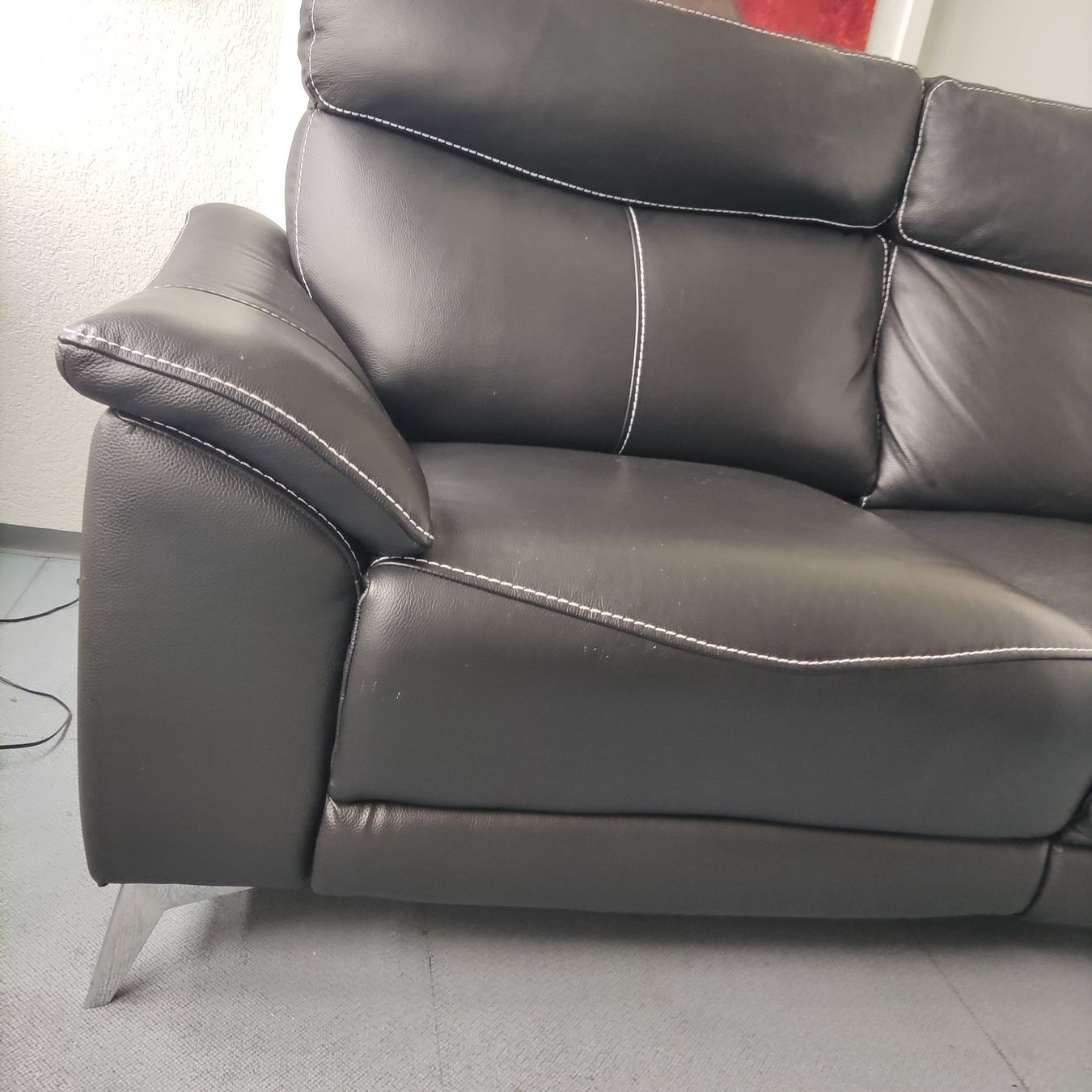 Divani: Schwarzes Echtleder Relaxsofa mit Elektrofunktion – Usato da Solothurn venduto da Csw1 2