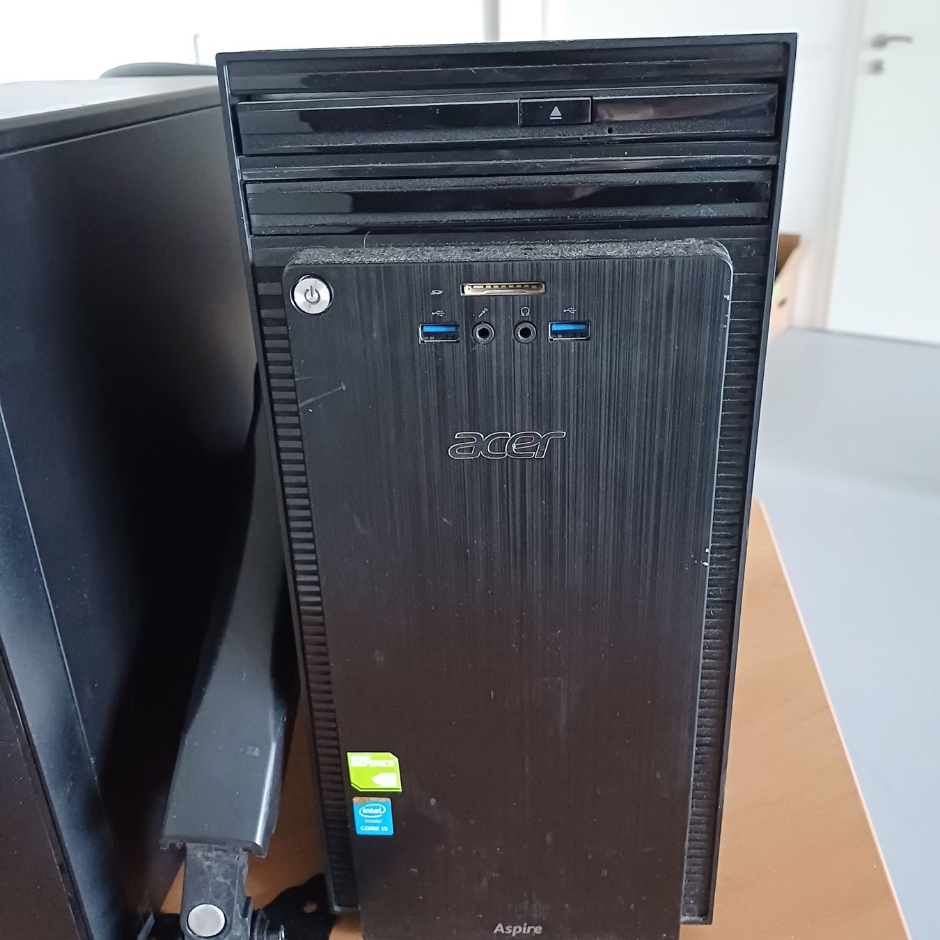 PCs: Ordinateur Acer et Asus, écran HP, clavier, souris. PC – Gebraucht aus Villeneuve VD von vog_yc5s 6