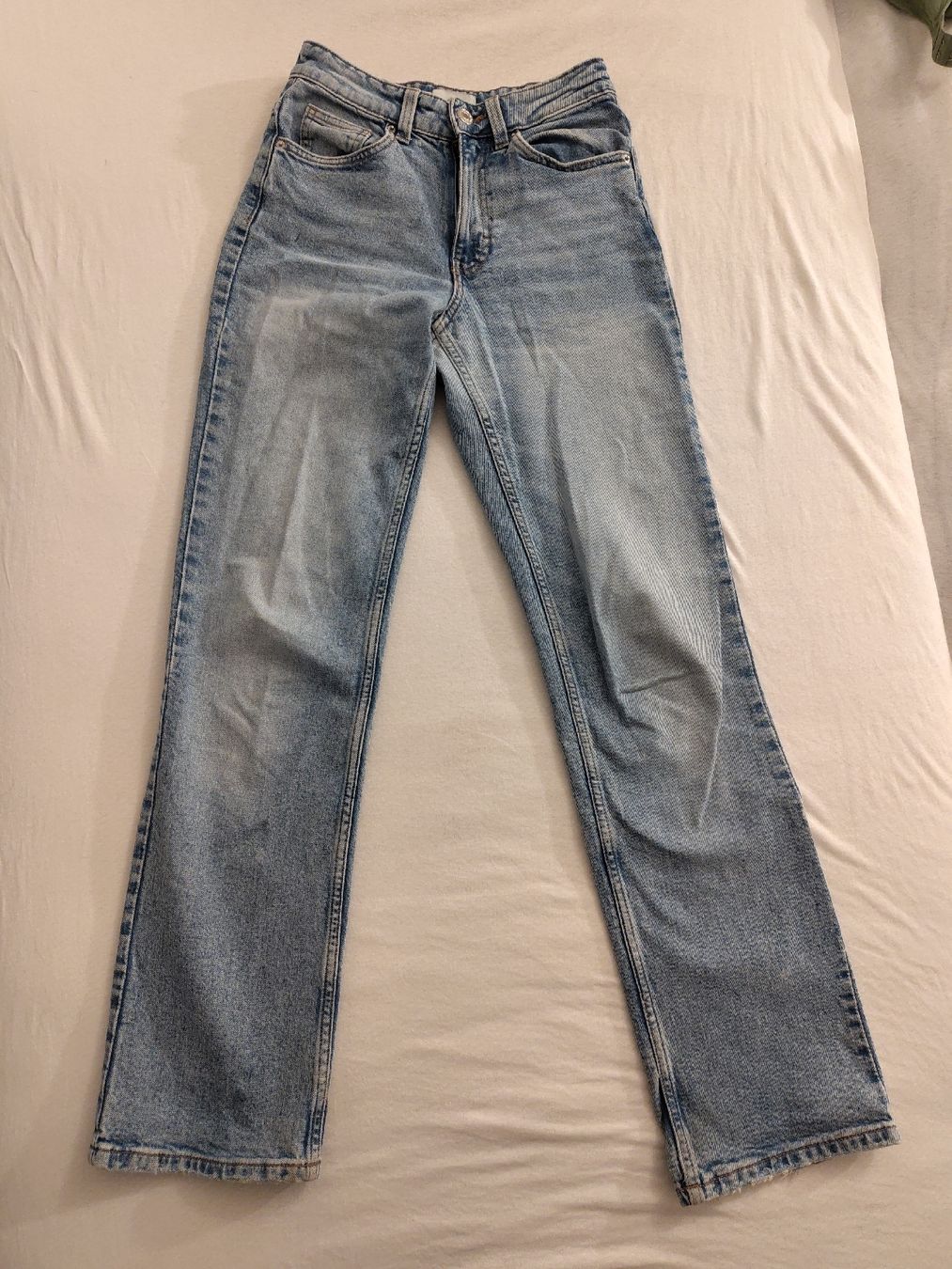 H&M Hosen: H&M Jeans blau Grösse 34  – Gebraucht aus Uster von Lina.123