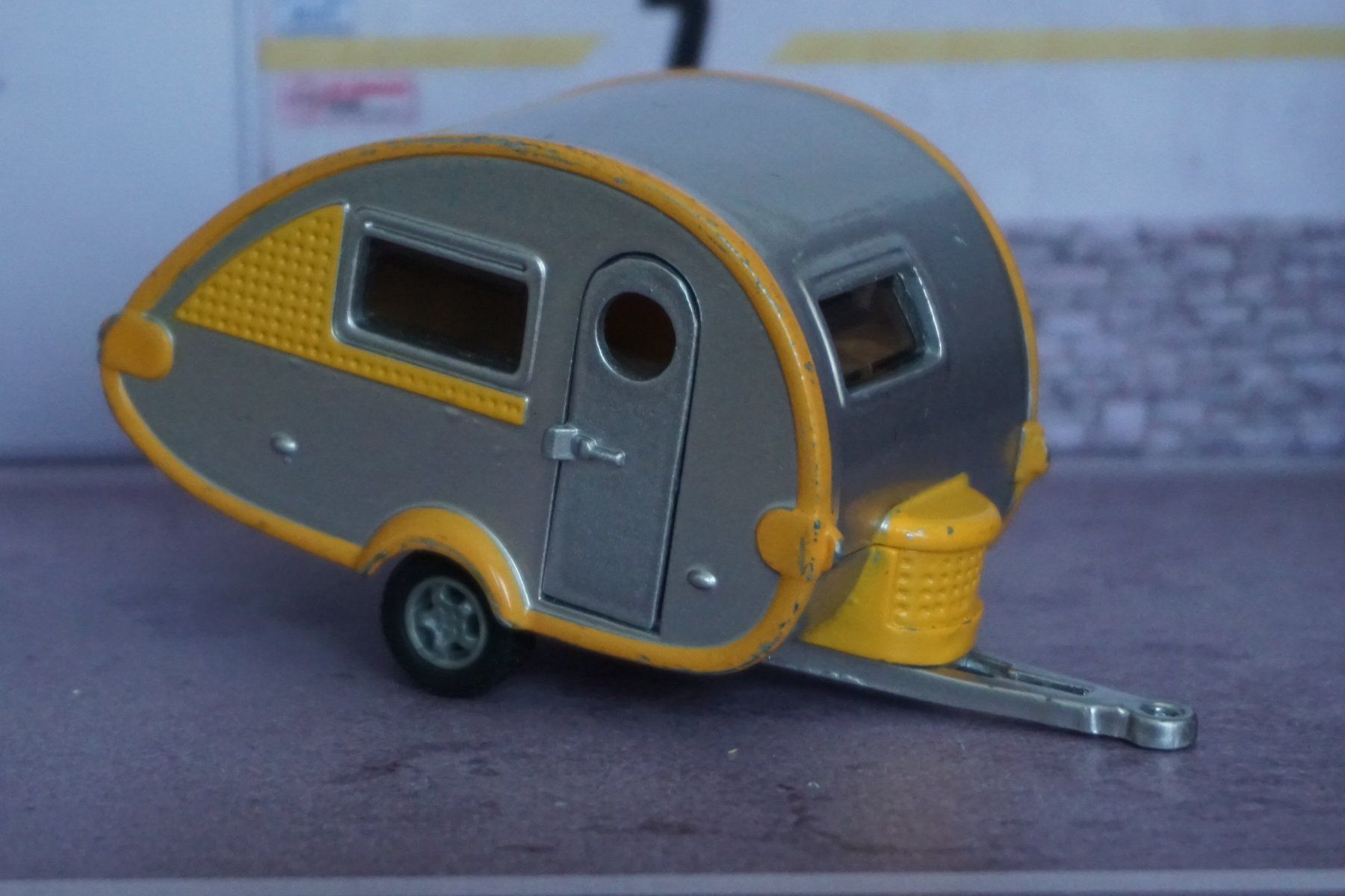Siku Modellini d'auto: Siku Wohnwagen KULT COOL !!!!!!!!!!!!!!!!! – Usato da Reiden venduto da Doppeldecker69
