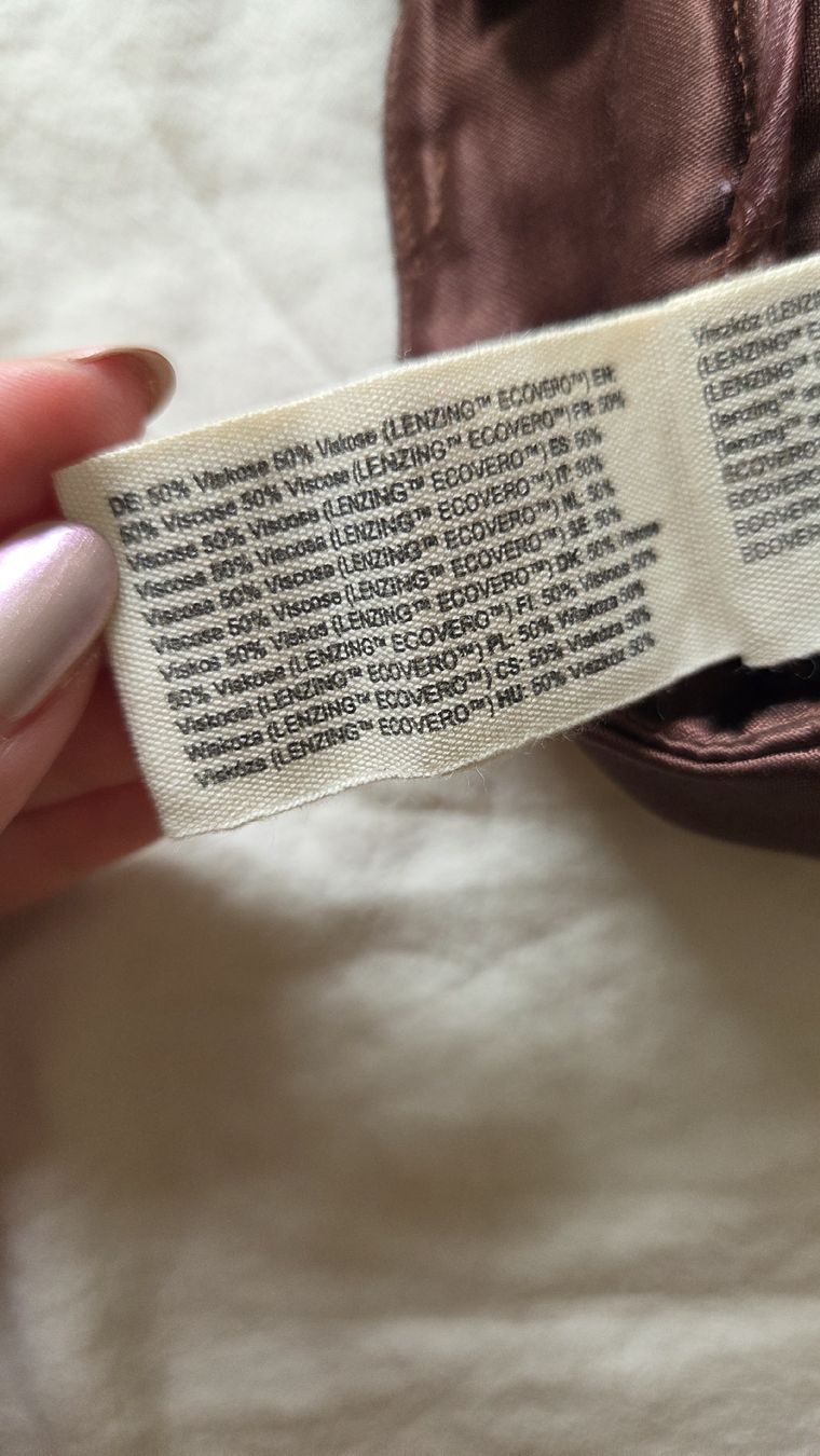 Pantaloni: Satin Shorts – Usato da Zürich venduto da jul_l28v 3
