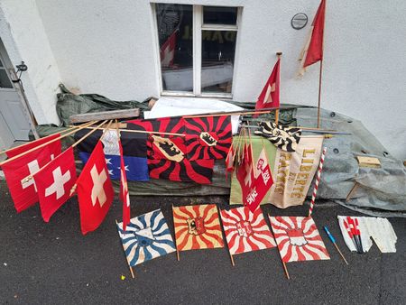 Lot mit antiken Fahnen Schweiz Kanton z.T. noch NOS! Ab 1Fr.
