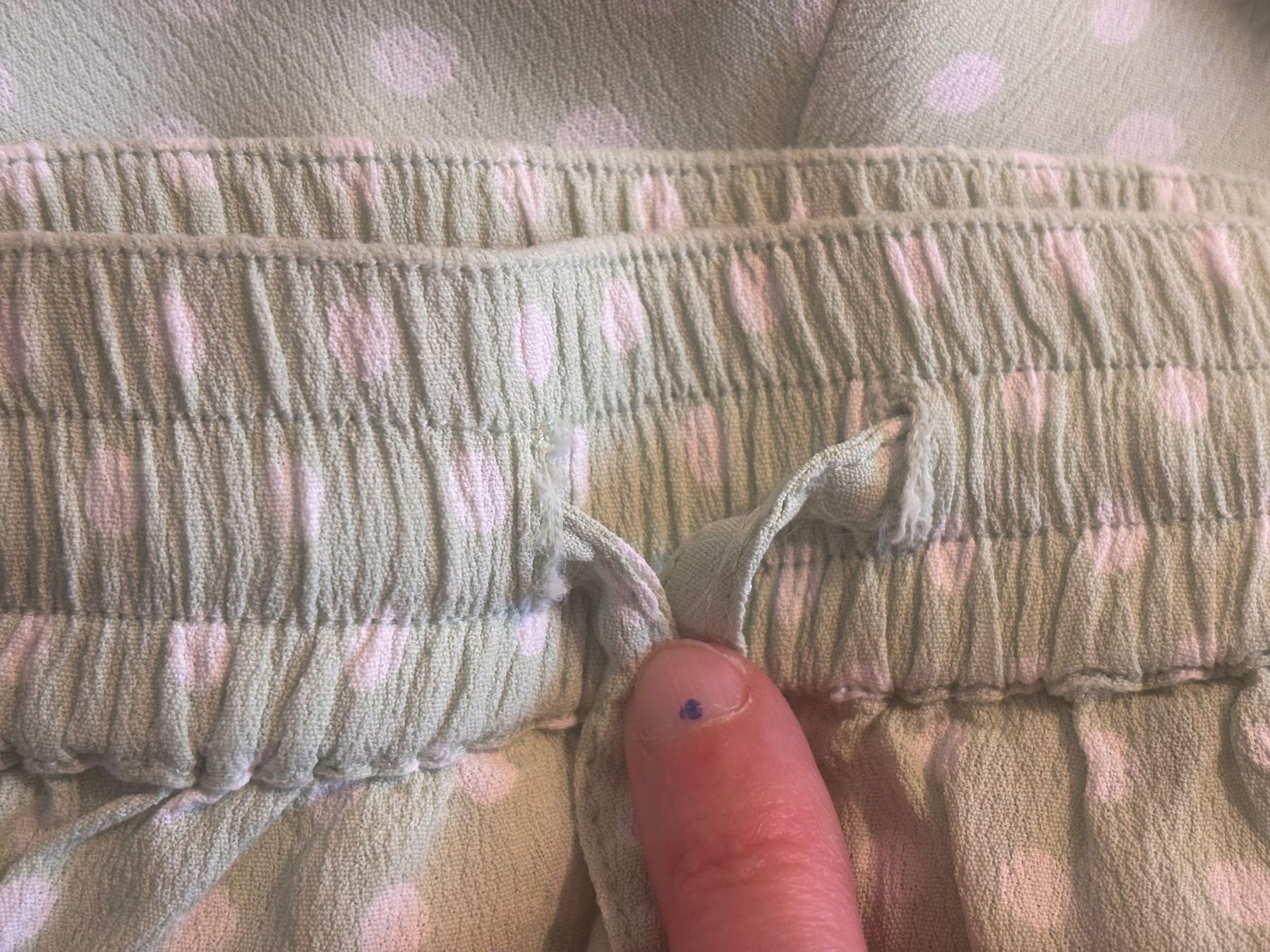 Ganni Pantaloni: GANNI Shorts mit Punkten – Usato da Zürich venduto da missmodernage 3