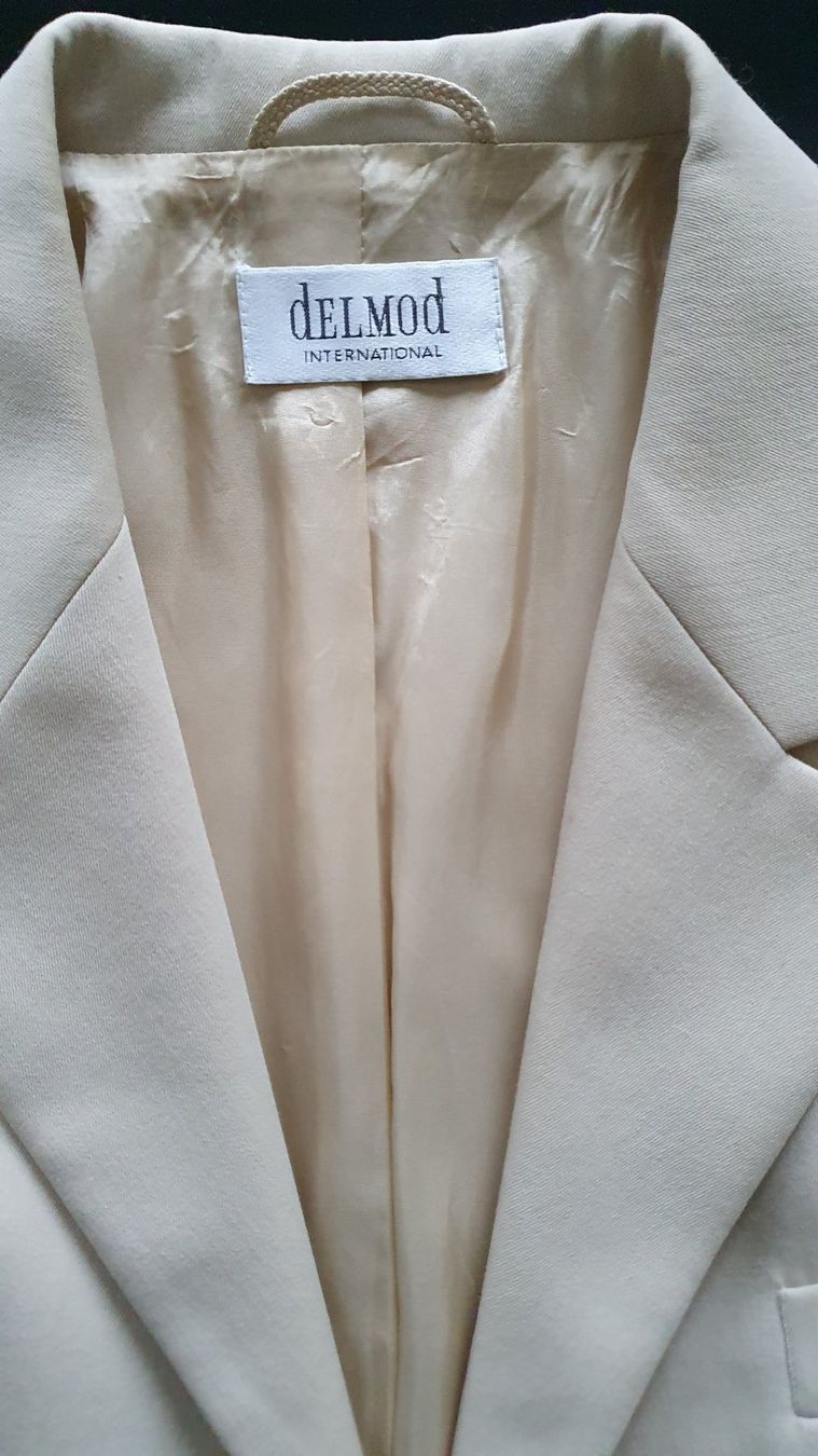 Jacken: Damen Blazer / Jacke - Marke Delmod – Gebraucht aus Giswil von online-Brockenhaus 3