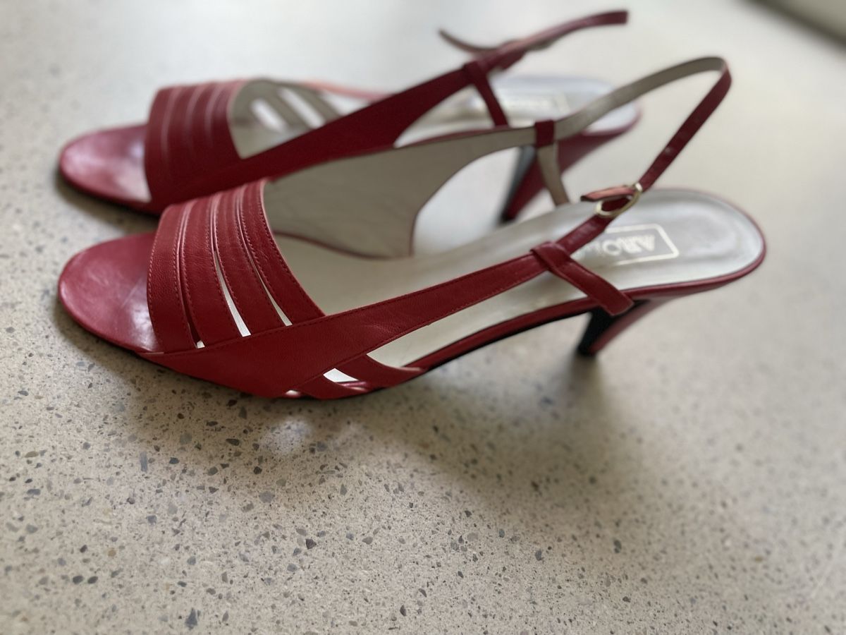 Chaussures femmes: Leder Vintage Sandalen Gr. 41 – Neuf (Voir description) à Zürich par Mary233