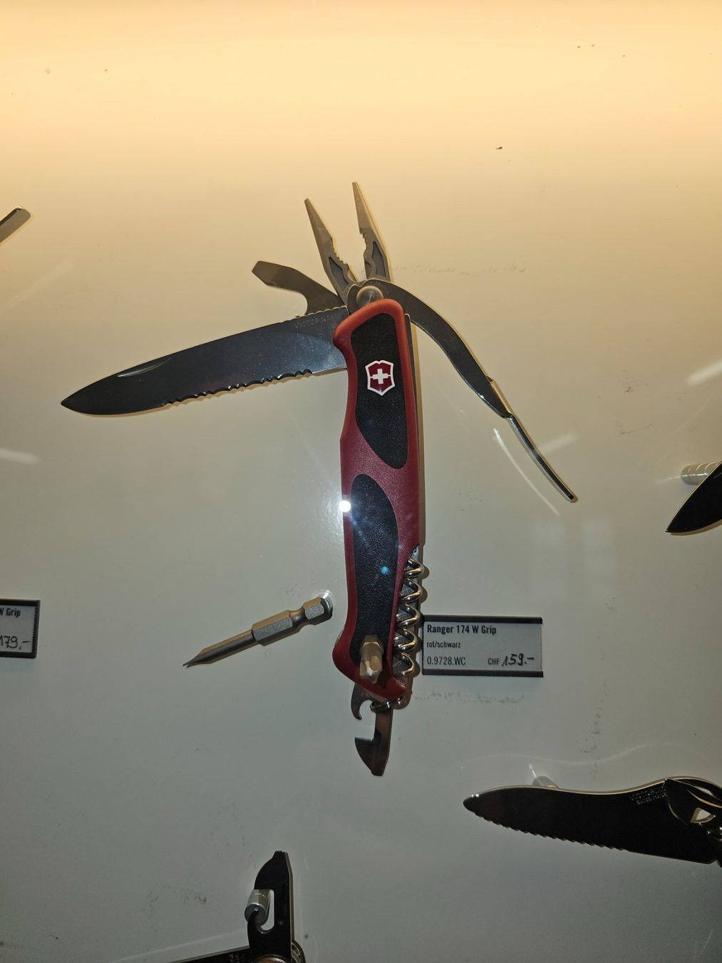 Victorinox Coltelli tascabile: Victorinox Ranger Grip 174 Schweizer Taschenmesser – Nuovo e nell'imballaggio originale da Jegenstorf venduto da Bracher_Mail-House 3