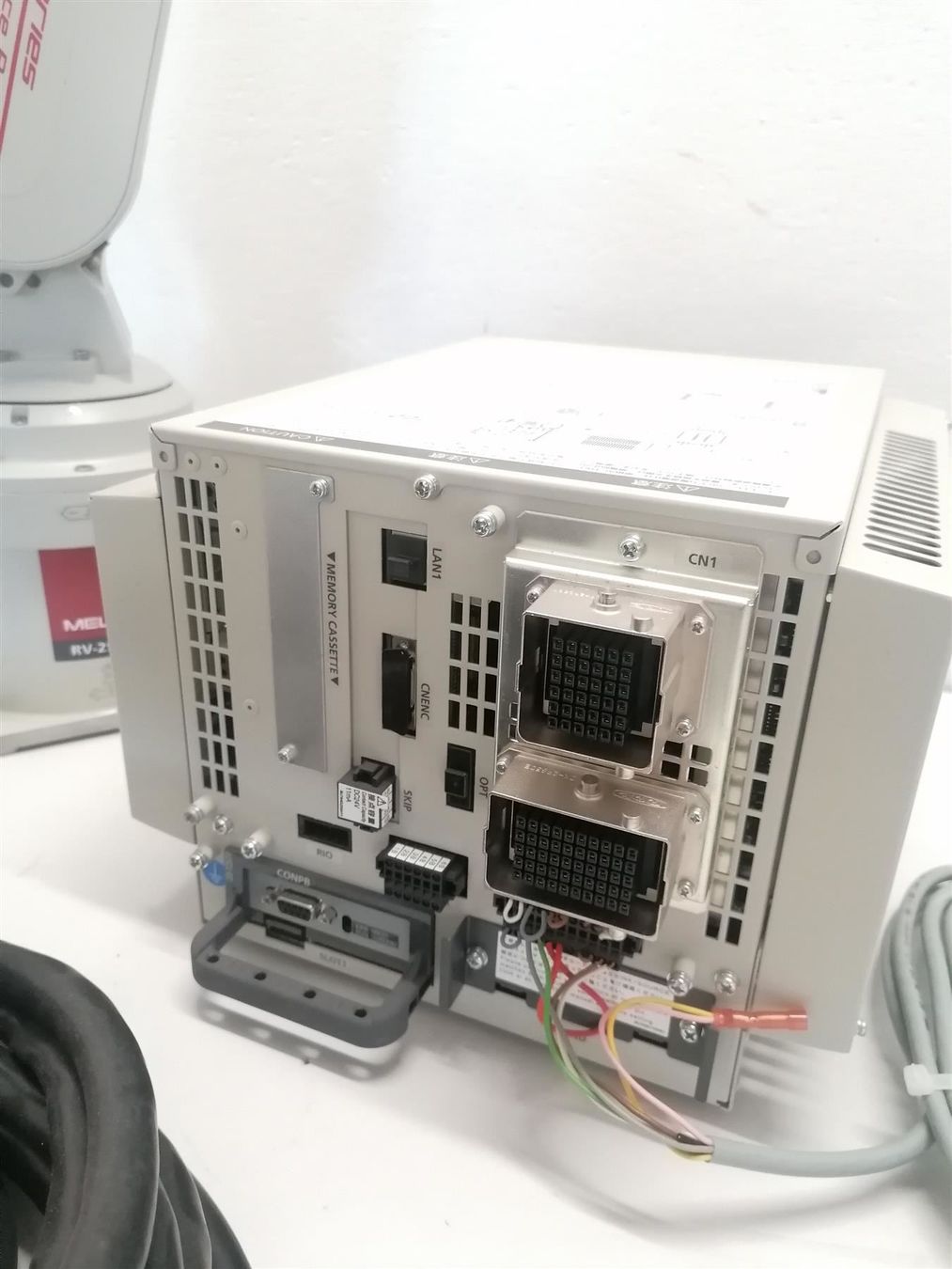 Tutte le macchine: Roboter- Mitsubishi RV-2SDB-S15 komplett – Usato da Niederdorf venduto da LeptonAG_Labor 6