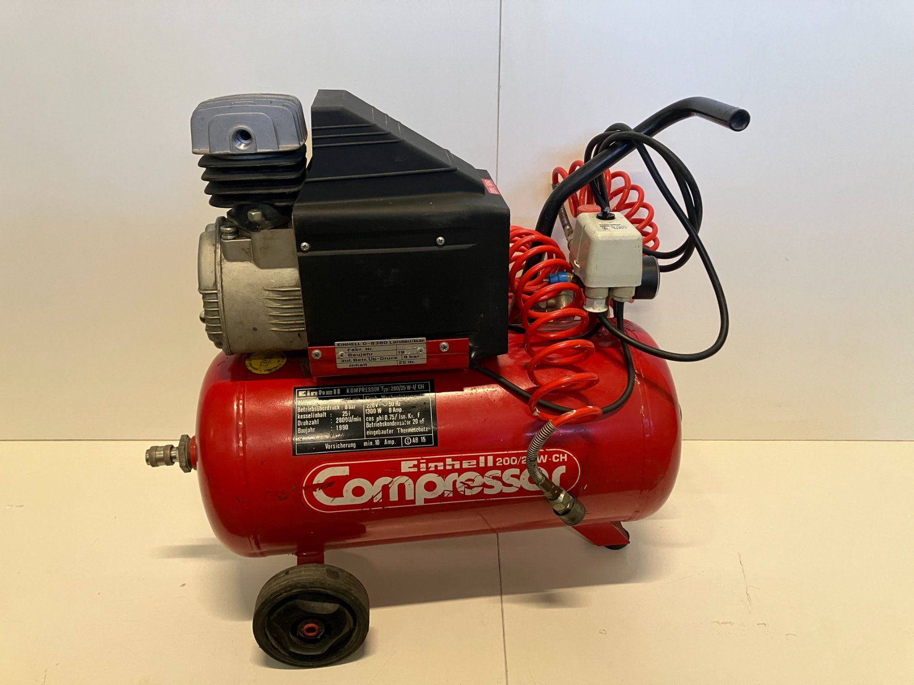 Einhell Compressori: gebr. Einhell Luftompressor 200/25W-CH ab 1.- – Usato da Lichtensteig venduto da Buy24International 1