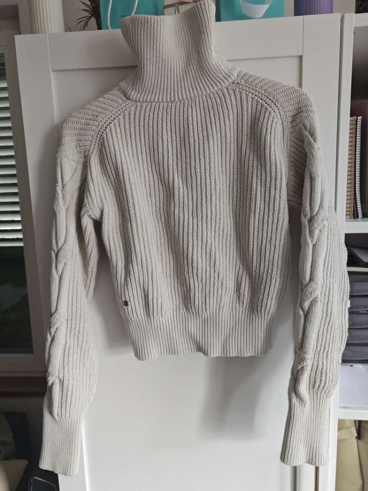 Lululemon Pulls & Sweat-shirts: Lululemon cable-knit sweater – D'occasion à Steffisburg par val_52y6 2