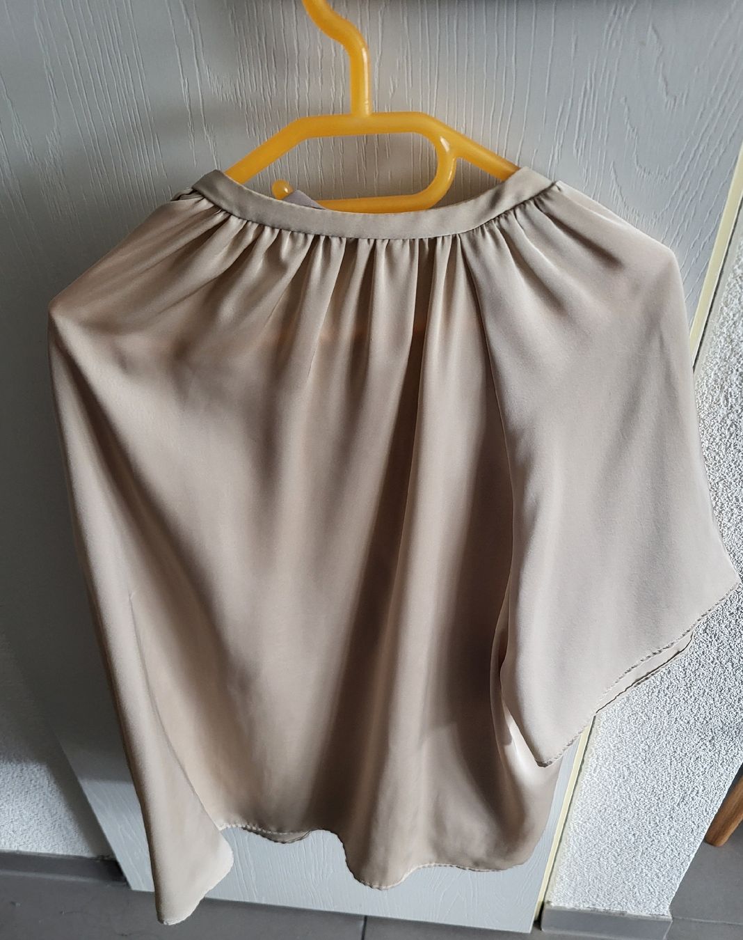 H&M Tuniken: Tunika beige – Gebraucht aus Sevelen von js6_52jq 1
