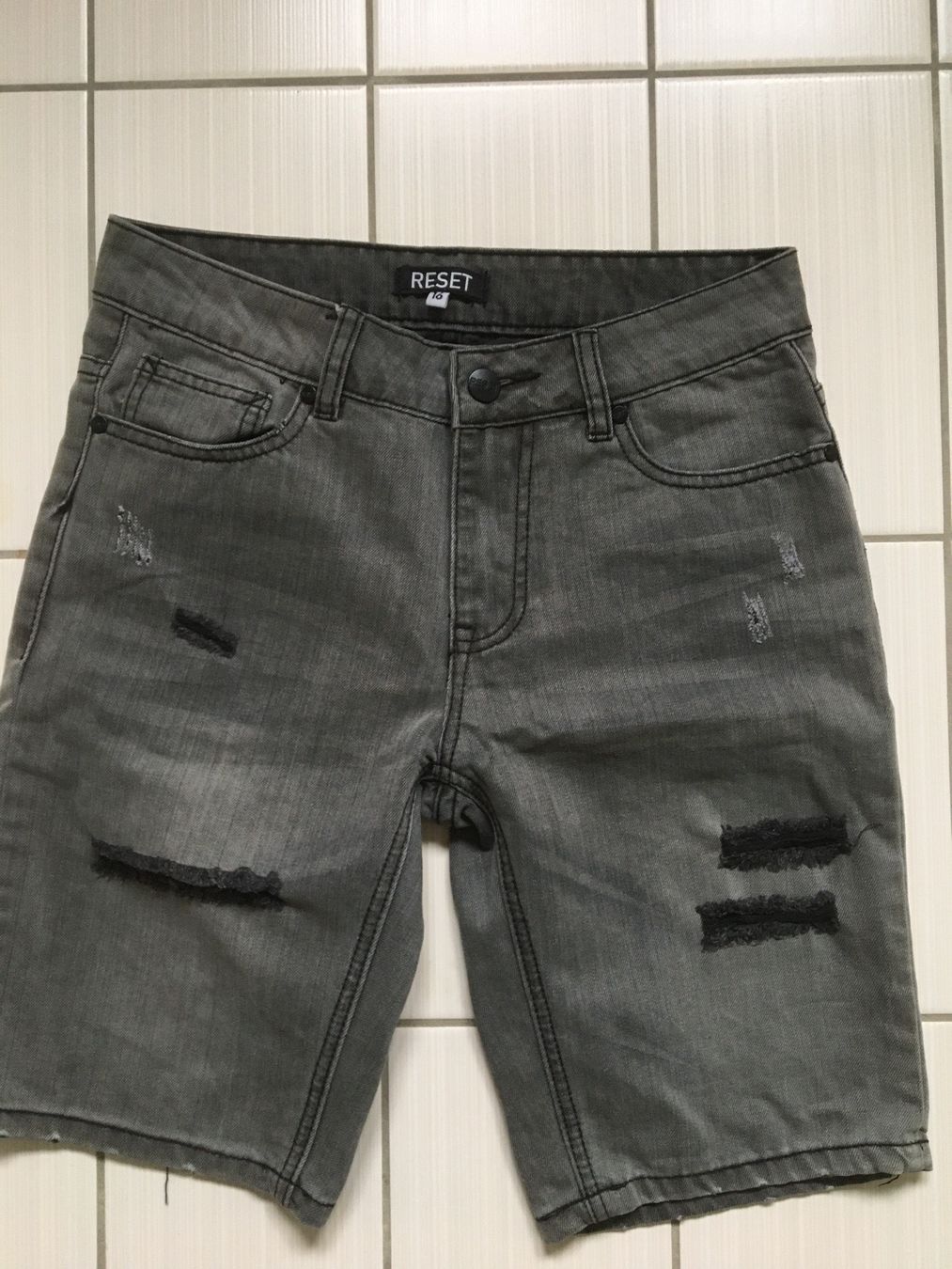 Pantaloni: Shorts 164 – Usato da Arth venduto da Vrecam51