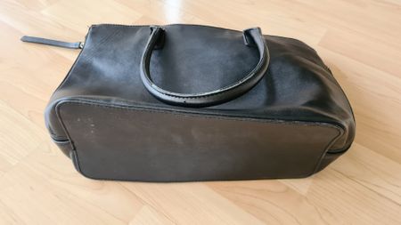 Schwarze Tasche, Kunstleder, gut erhalten