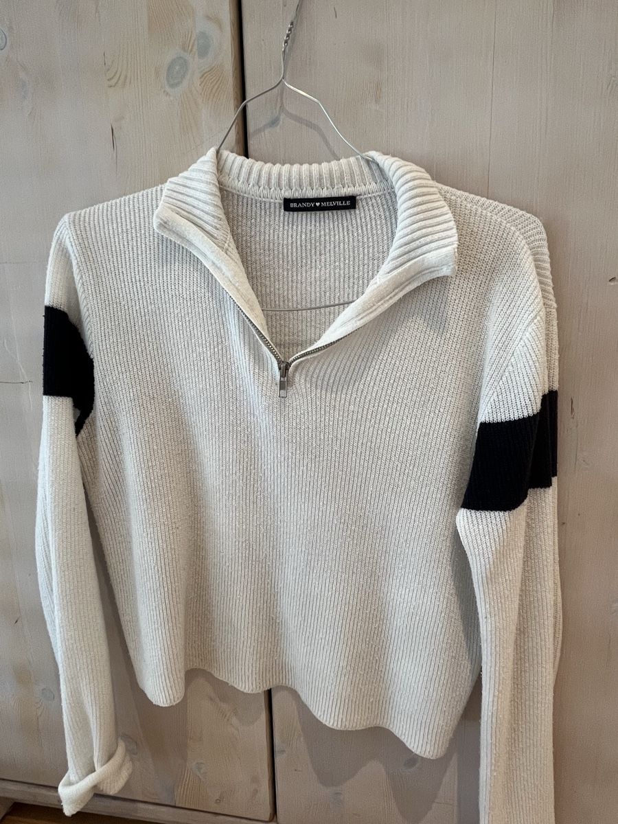 Brandy Melville Pulls & Sweat-shirts: Brandy Melville Pullover – D'occasion à Chur par lua_7j7m