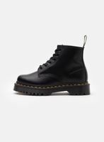 Dr. Martens Stiefel